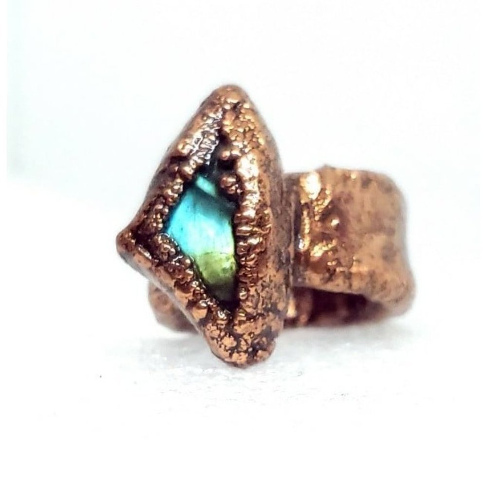 Labradorite crystal ring copper electroplated gothic fantasy style